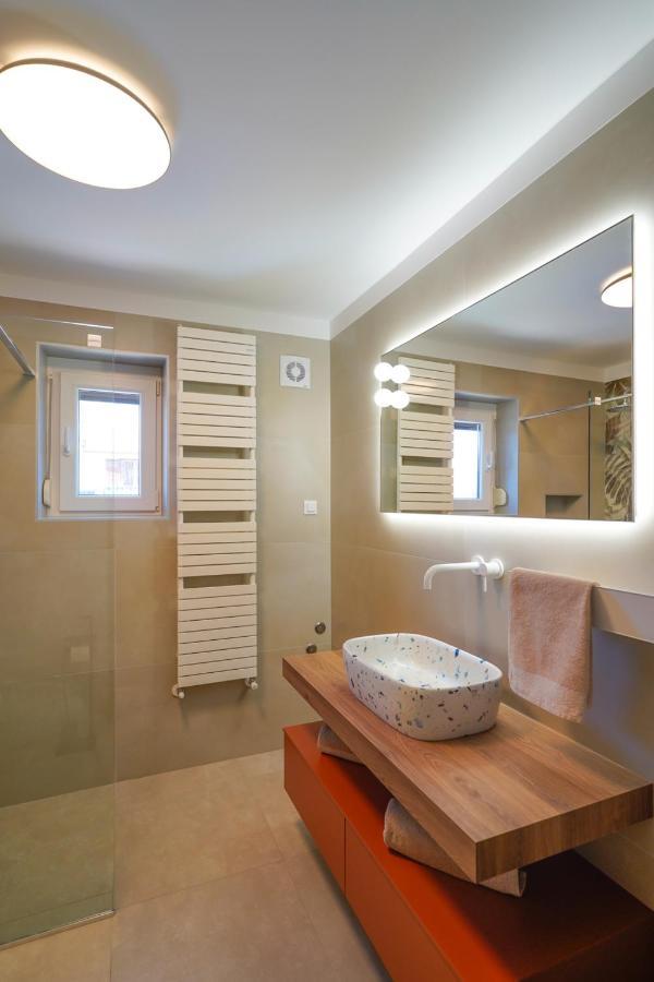 Apartments Palm View Ровінь Екстер'єр фото