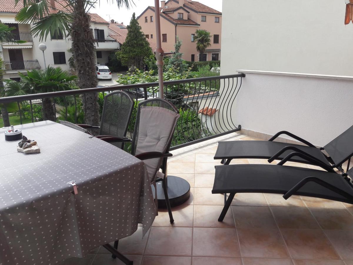 Apartments Palm View Ровінь Екстер'єр фото