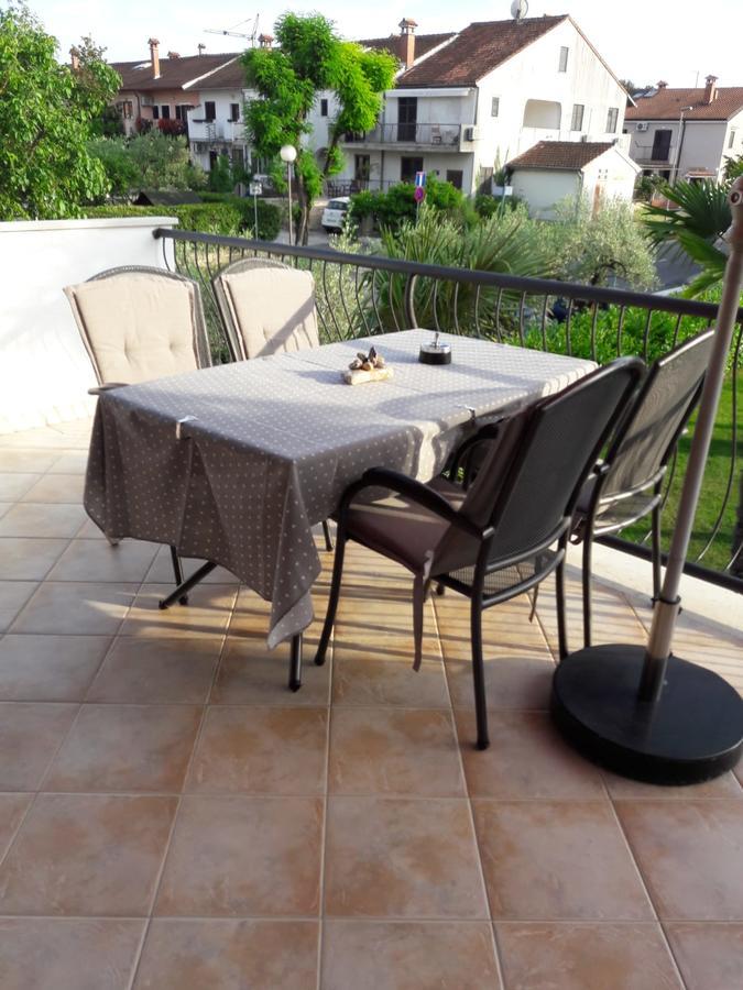 Apartments Palm View Ровінь Екстер'єр фото