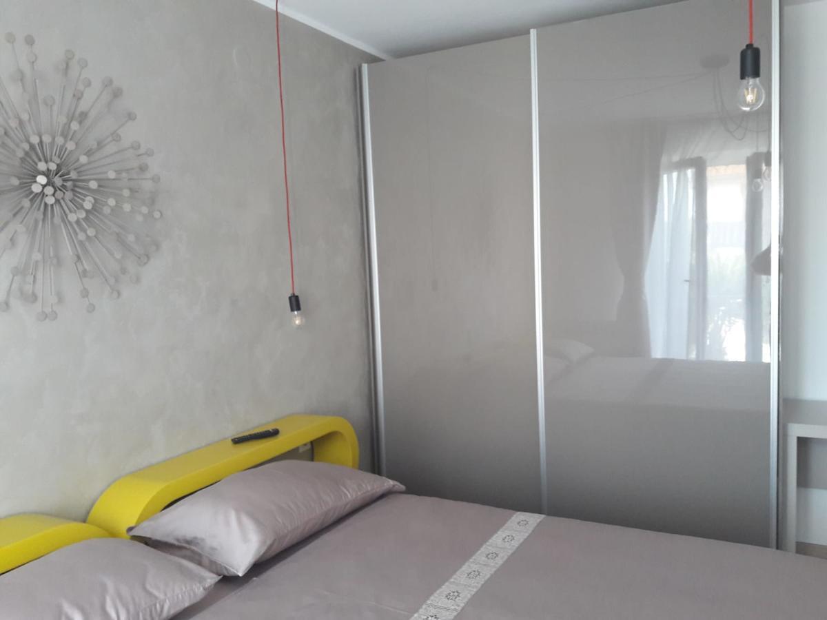 Apartments Palm View Ровінь Екстер'єр фото