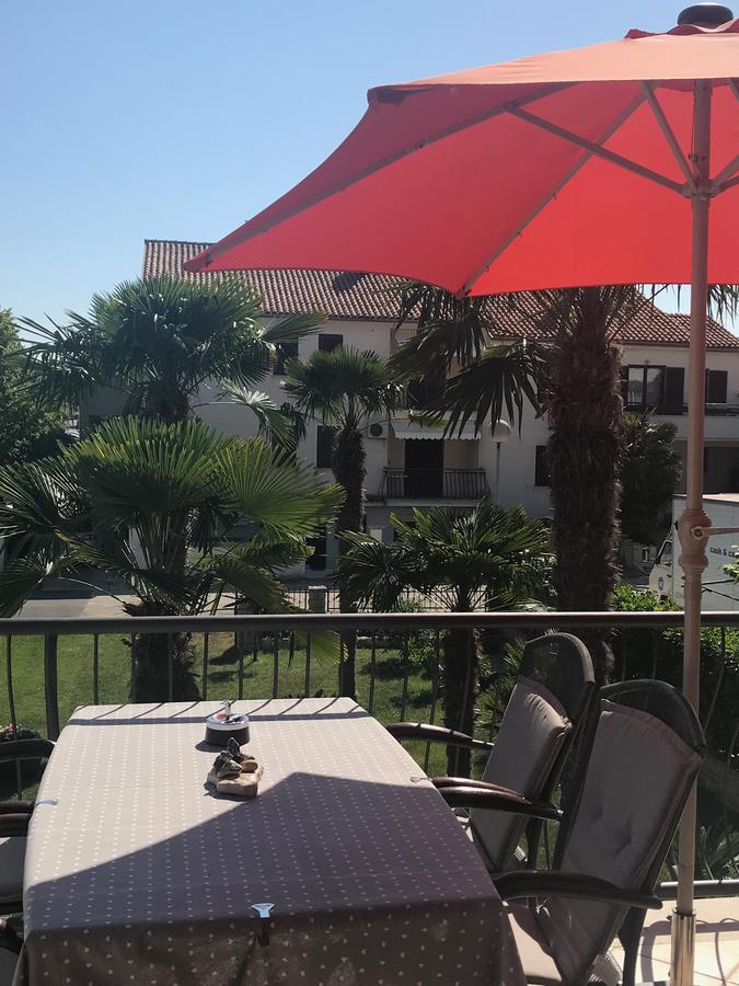 Apartments Palm View Ровінь Екстер'єр фото